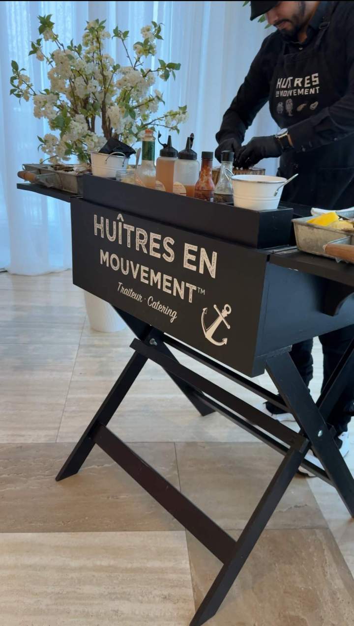 Huîtres en mouvement   AGCCND62Y4   Bar à huitres 6